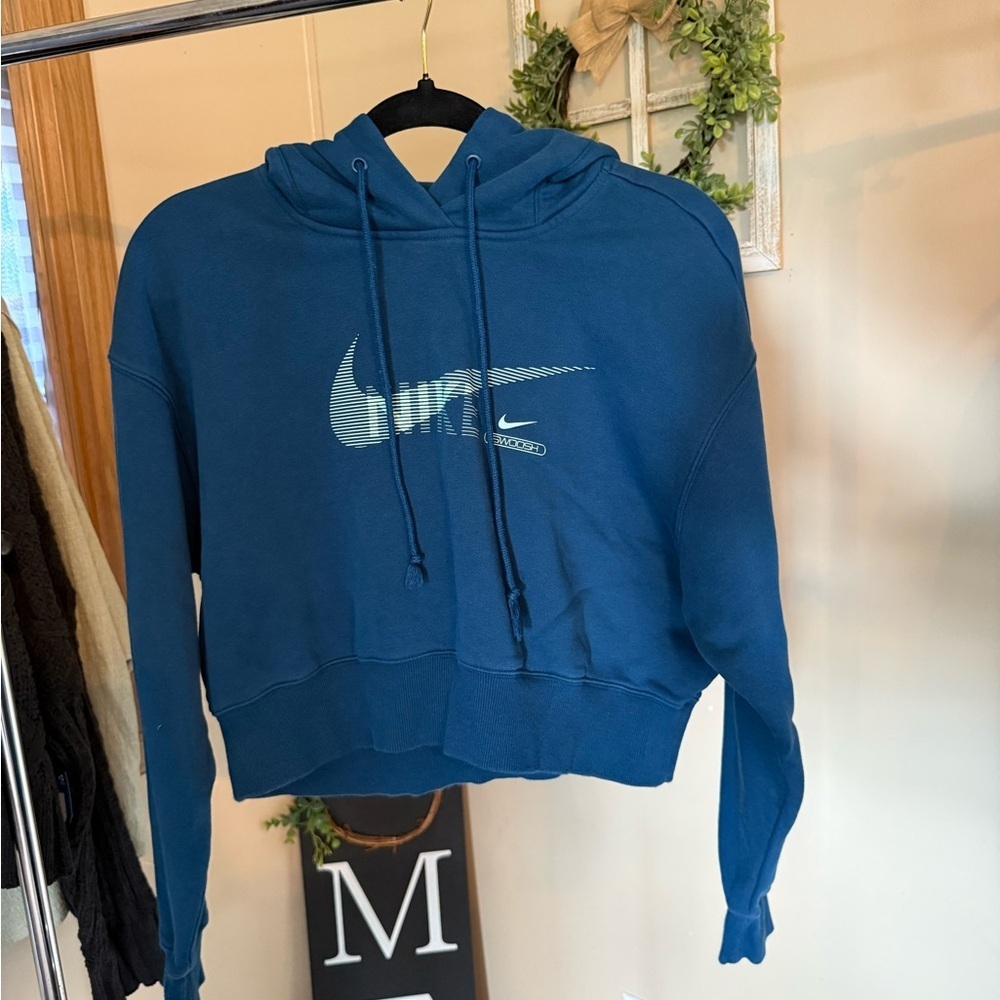 Women's Nike Sportswear Swoosh Fleece Crop Hoodie size Small - Picture 2 of 7